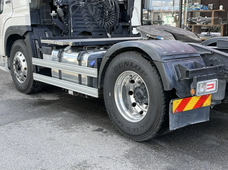 車両画像 11: 令和元年(2019)：日野：17プロフィア：トレーラーヘッド