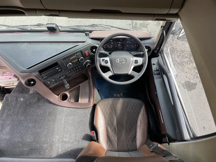 車両画像 34: 令和元年(2019)：日野：17プロフィア：トレーラーヘッド