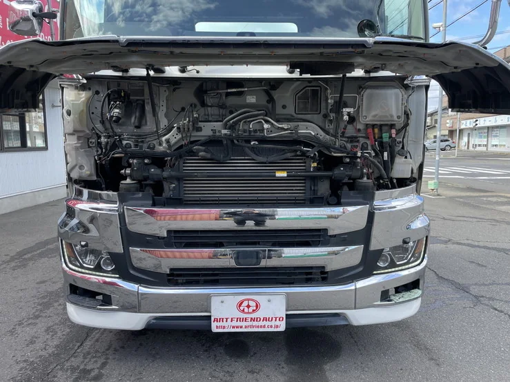 車両画像 37: 令和元年(2019)：日野：17プロフィア：トレーラーヘッド