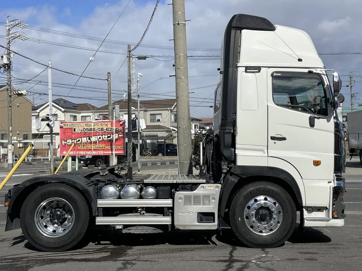 車両画像 7: 令和元年(2019)：日野：17プロフィア：トレーラーヘッド