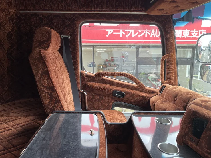 中古トラック・大型トラック・デコトラ販売のオシャレなアートトラック