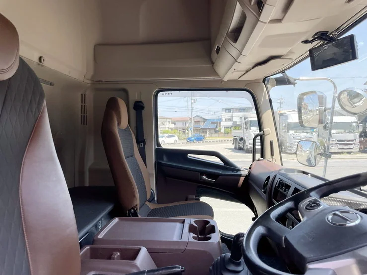 車両画像 20: 令和元年(2019)：日野：17レンジャー：アルミウィング