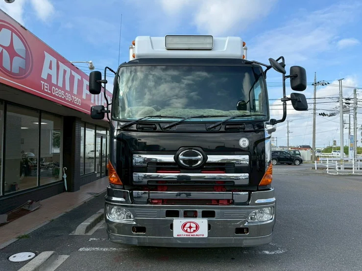 車両画像 2: 平成26年(2014)：日野：プロフィア：冷凍バン