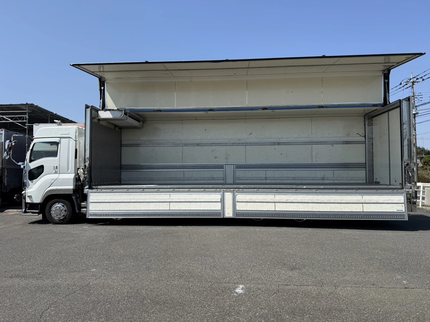 車両画像 10: 平成30年(2018)：いすゞ：ギガ：冷凍ウィング