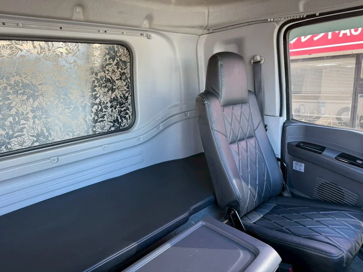 車両画像 21: 平成30年(2018)：いすゞ：ギガ：冷凍ウィング