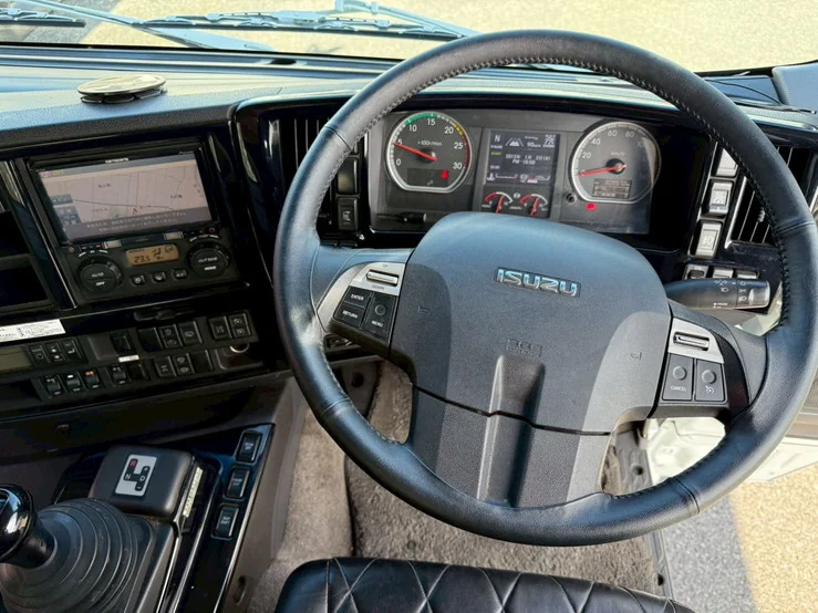 車両画像 24: 平成30年(2018)：いすゞ：ギガ：冷凍ウィング