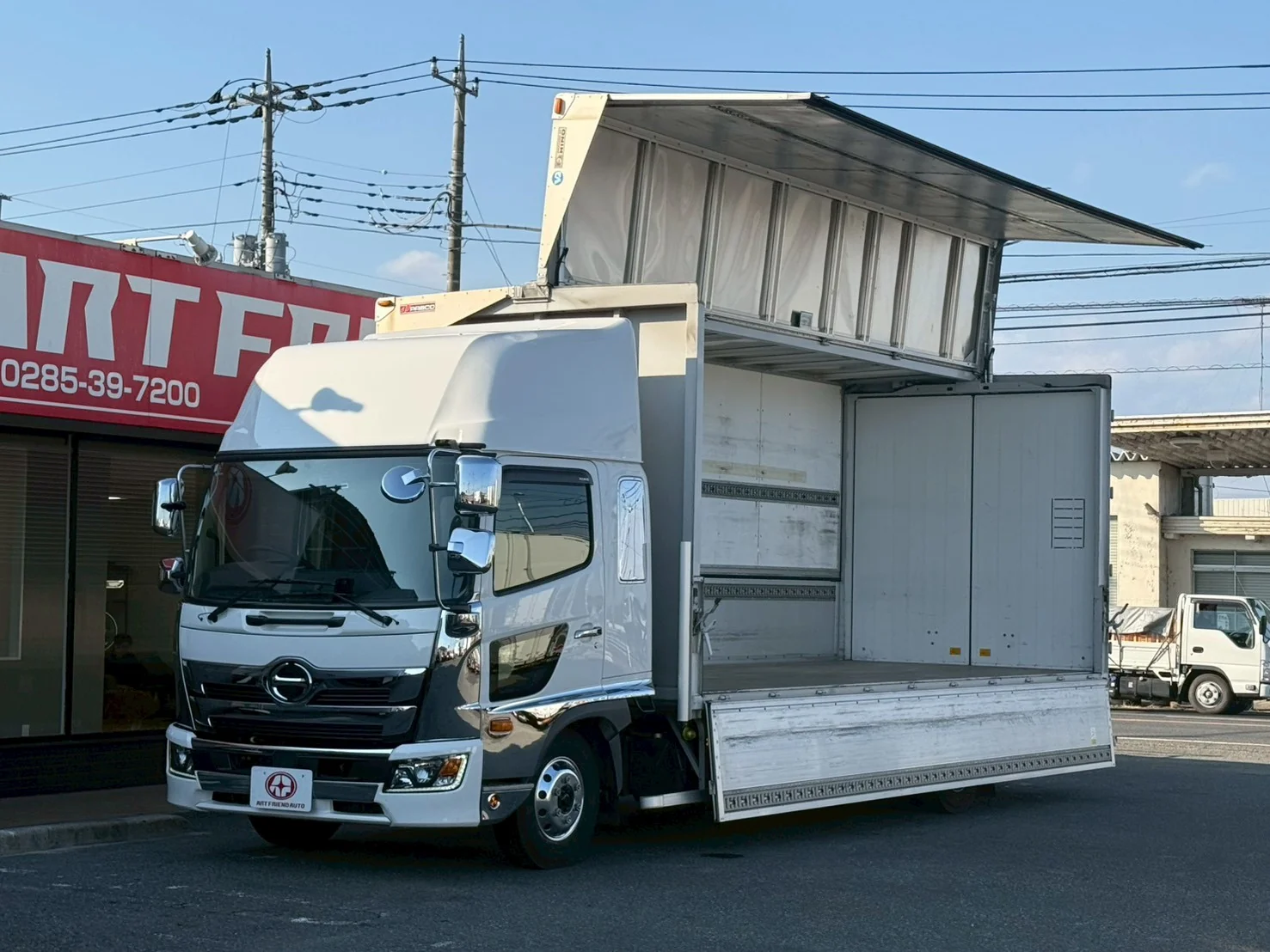 車両画像 11: 平成30年(2018)：日野：17レンジャー：アルミウィング