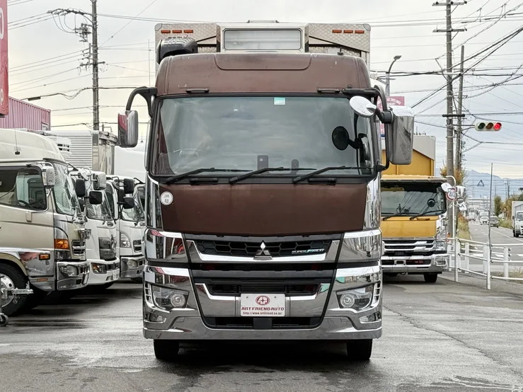 車両画像 2: 令和元年(2019)：三菱ふそう：17スーパーグレート：冷凍ウィング