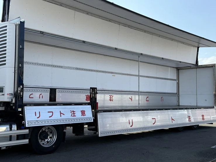 車両画像 13: 令和3年(2021)：トレクス：トレーラー冷凍ウィング：セミトレーラー
