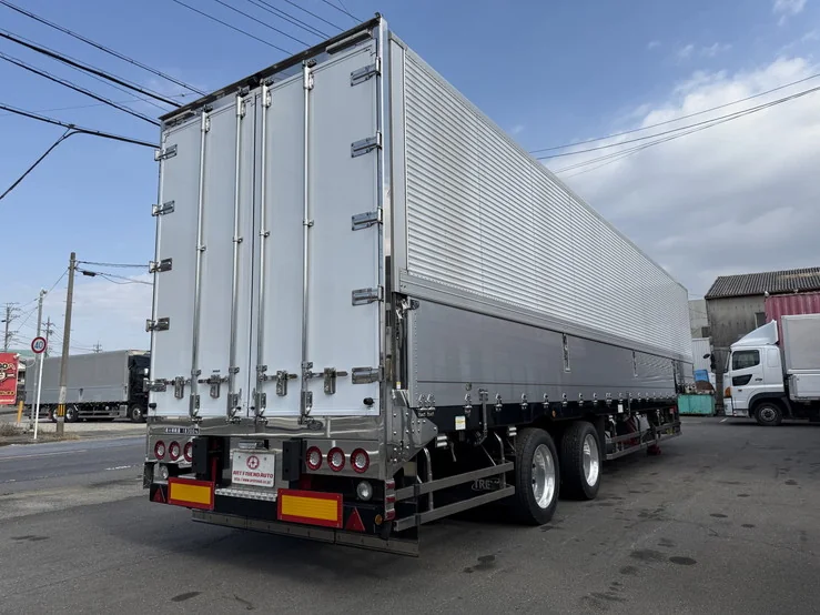車両画像 3: 令和3年(2021)：トレクス：トレーラー冷凍ウィング：セミトレーラー