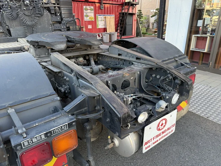 車両画像 18: 令和2年(2020)：三菱ふそう：17スーパーグレート：トレーラーヘッド