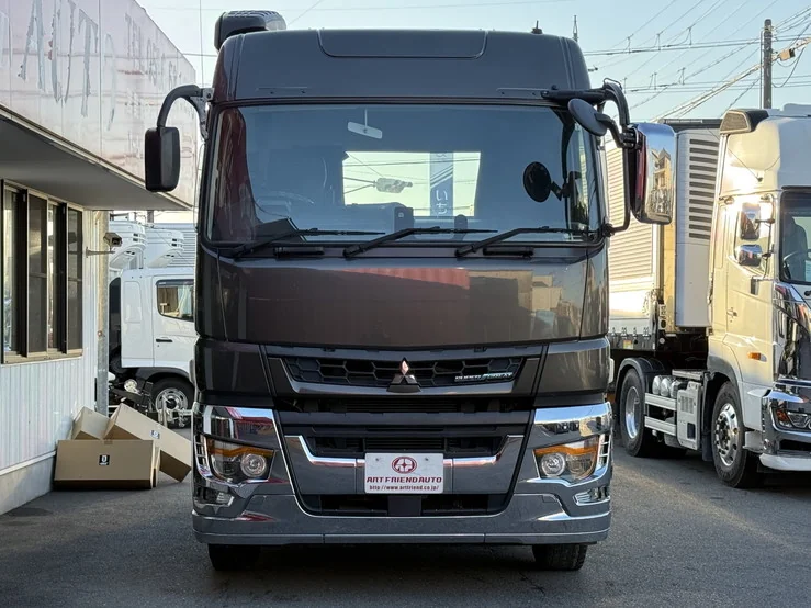 車両画像 2: 令和2年(2020)：三菱ふそう：17スーパーグレート：トレーラーヘッド