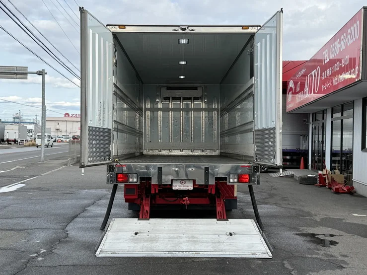車両画像 10: 令和2年(2020)：日野：17レンジャー：冷凍バン