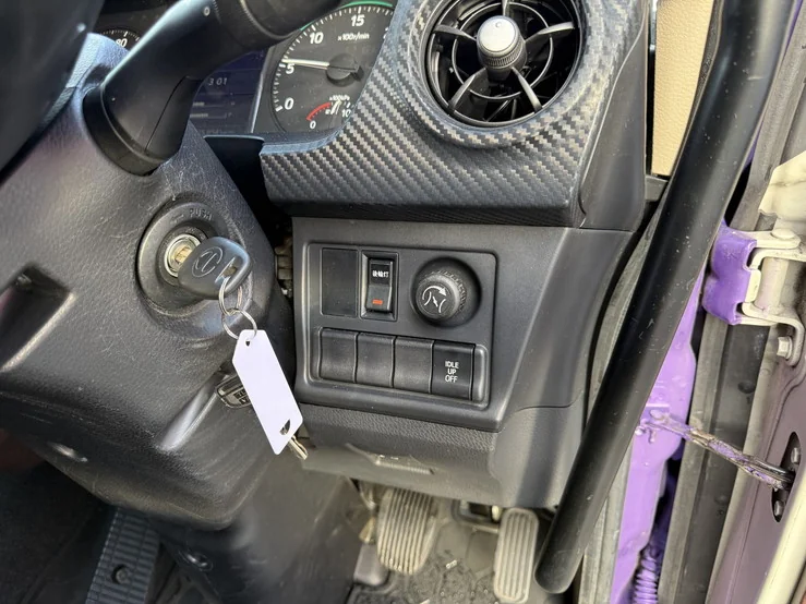 車両画像 28: 令和2年(2020)：日野：17レンジャー：冷凍バン