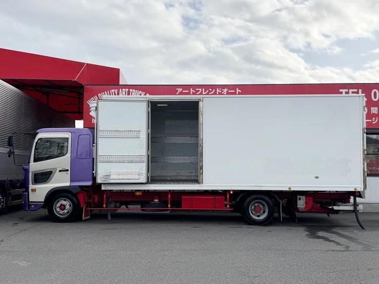 車両画像 4: 令和2年(2020)：日野：17レンジャー：冷凍バン