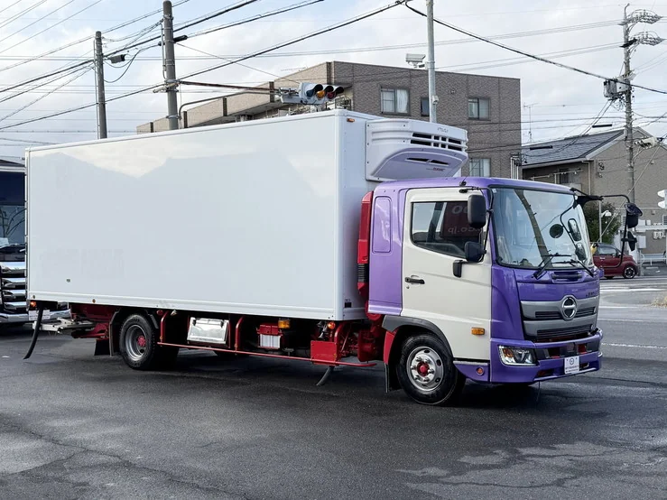 車両画像 9: 令和2年(2020)：日野：17レンジャー：冷凍バン