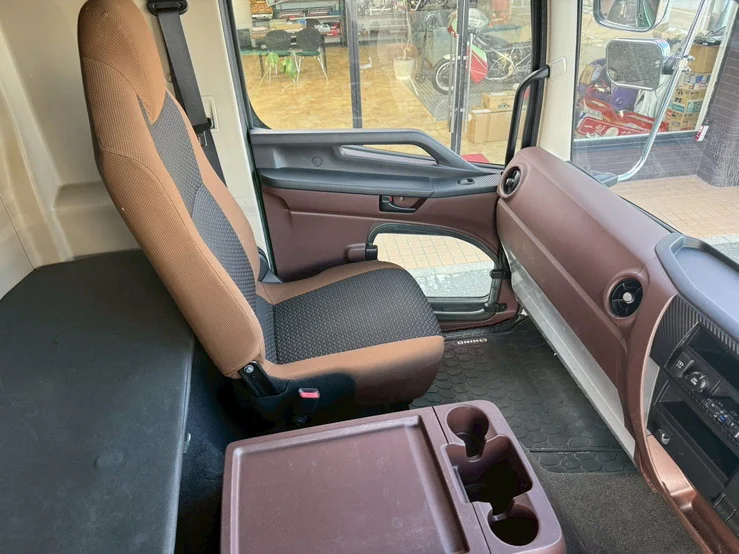 車両画像 26: 令和2年(2020)：日野：17レンジャー：アルミウィング