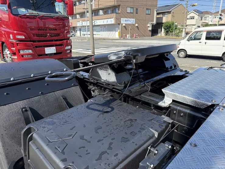 車両画像 26: 令和7年(2025)：三菱ふそう：24スーパーグレート：トレーラーヘッド