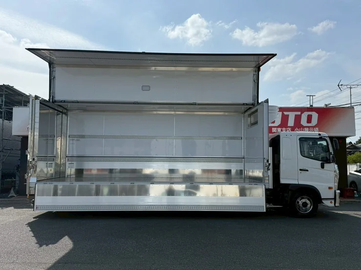 車両画像 13: 令和7年(2025)：日野：17レンジャー：冷凍ウィング