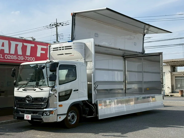 車両画像 9: 令和7年(2025)：日野：17レンジャー：冷凍ウィング