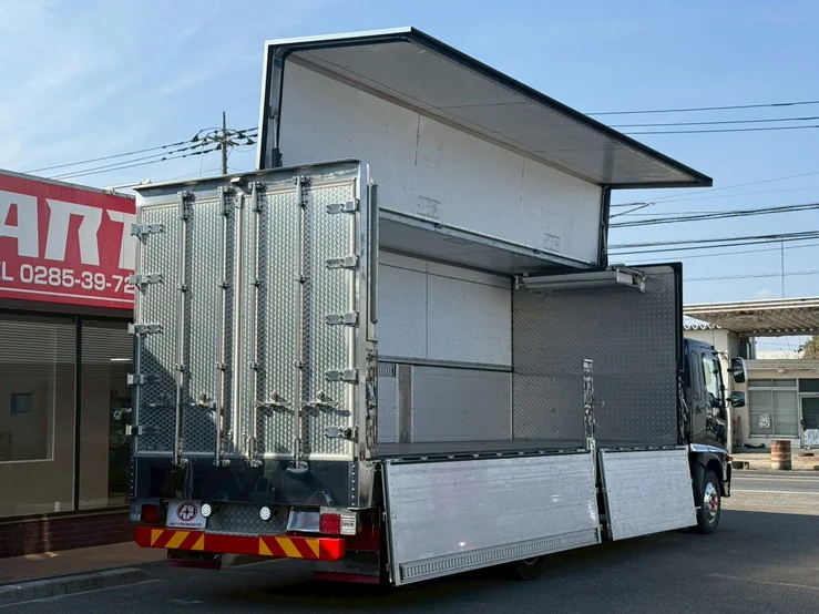 車両画像 14: 令和3年(2021)：日野：17レンジャー：冷凍ウィング