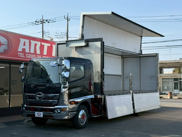 車両画像 9: 令和3年(2021)：日野：17レンジャー：冷凍ウィング