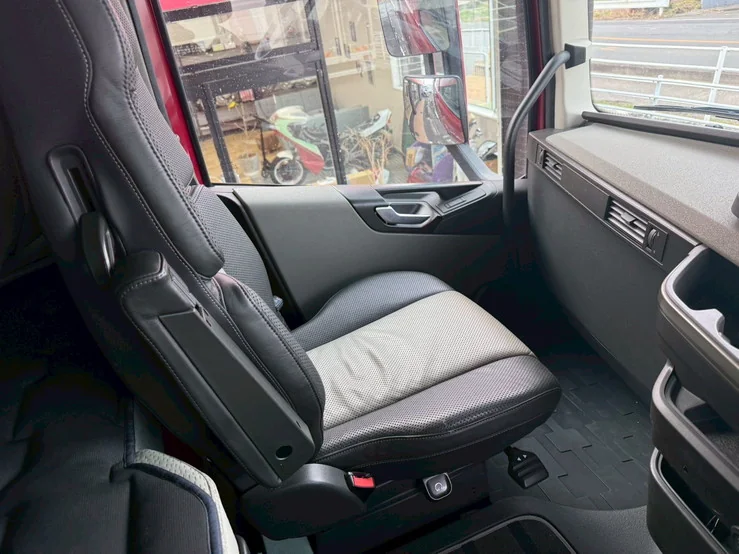車両画像 25: 令和5年(2023)：VOLVO：FH：アルミウィング