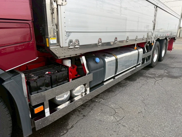 車両画像 31: 令和5年(2023)：VOLVO：FH：アルミウィング