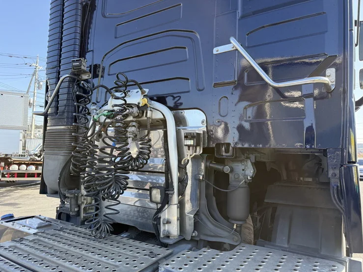 車両画像 19: 平成26年(2014)：VOLVO：FH：トレーラーヘッド
