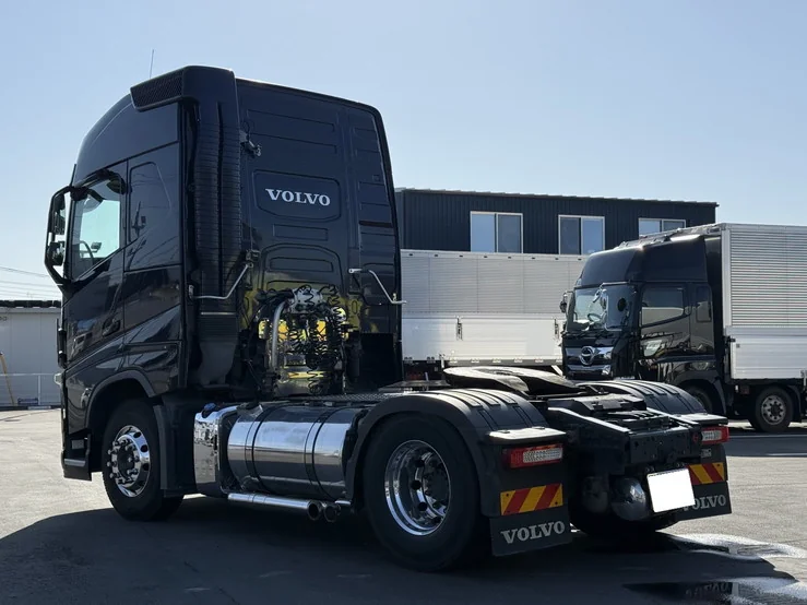 車両画像 4: 平成26年(2014)：VOLVO：FH：トレーラーヘッド