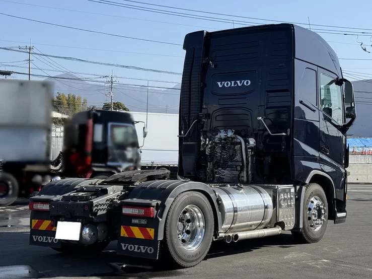車両画像 6: 平成26年(2014)：VOLVO：FH：トレーラーヘッド