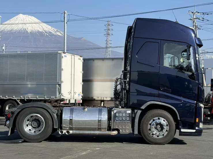 車両画像 7: 平成26年(2014)：VOLVO：FH：トレーラーヘッド