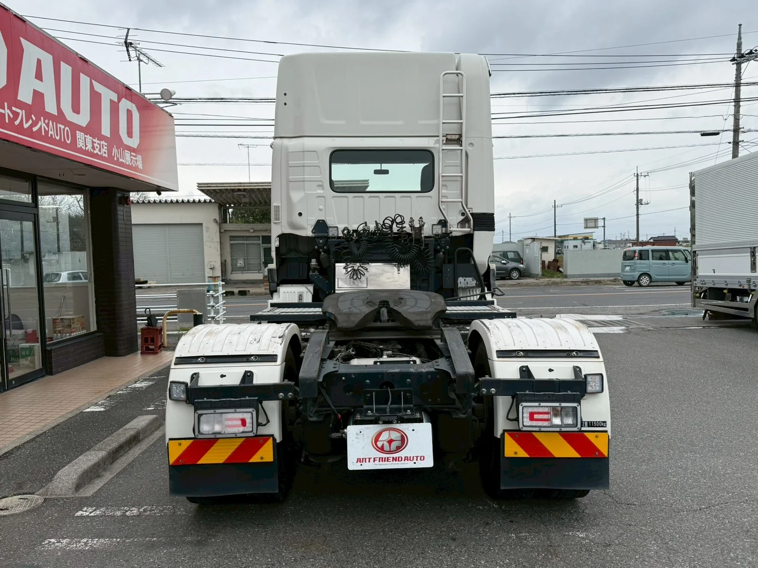 車両画像 5: 令和2年(2020)：日野：17プロフィア：トレーラーヘッド