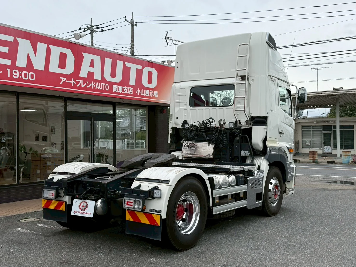 車両画像 6: 令和2年(2020)：日野：17プロフィア：トレーラーヘッド
