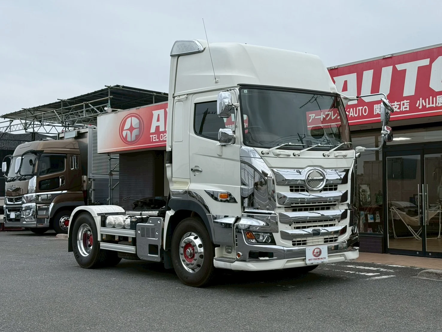 車両画像 8: 令和2年(2020)：日野：17プロフィア：トレーラーヘッド