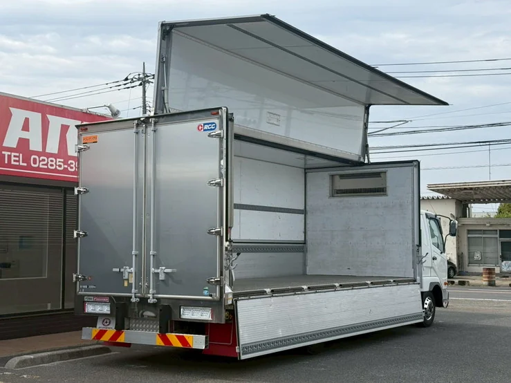 車両画像 14: 令和3年(2021)：三菱ふそう：ファイター：冷凍ウィング