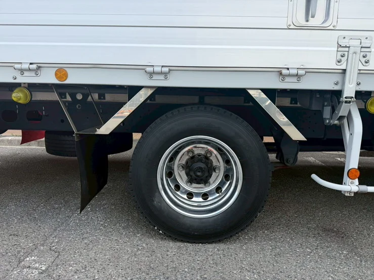 車両画像 30: 令和3年(2021)：三菱ふそう：ファイター：冷凍ウィング