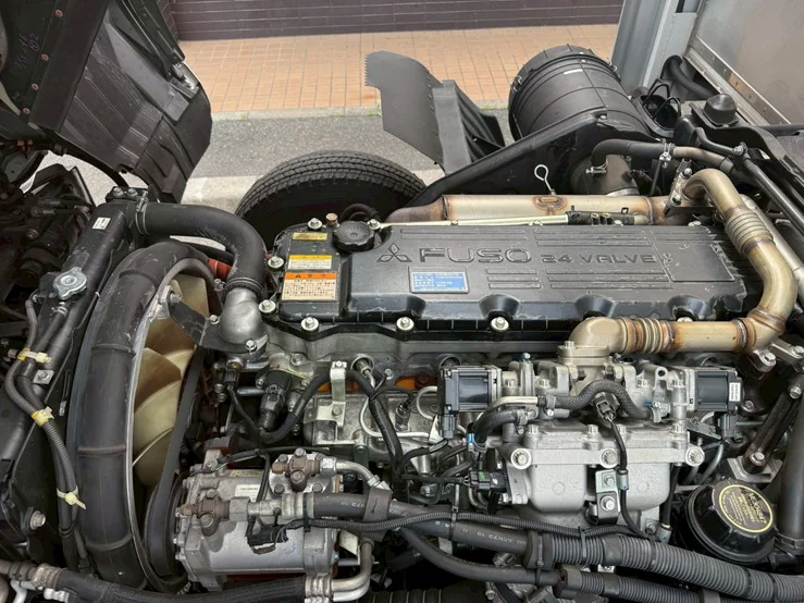 車両画像 37: 令和3年(2021)：三菱ふそう：ファイター：冷凍ウィング