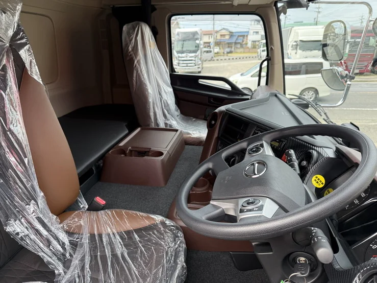 車両画像 20: 令和7年(2025)：日野：17プロフィア：アルミウィング