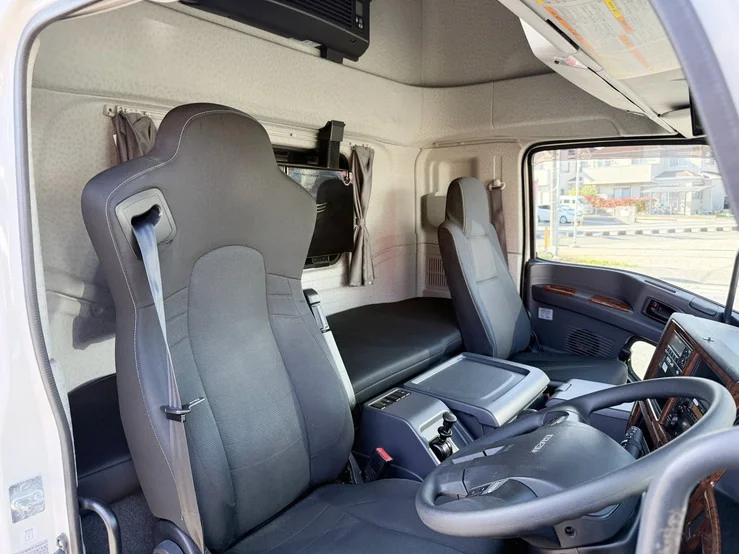 車両画像 18: 令和3年(2021)：いすゞ：ギガ：アルミウィング