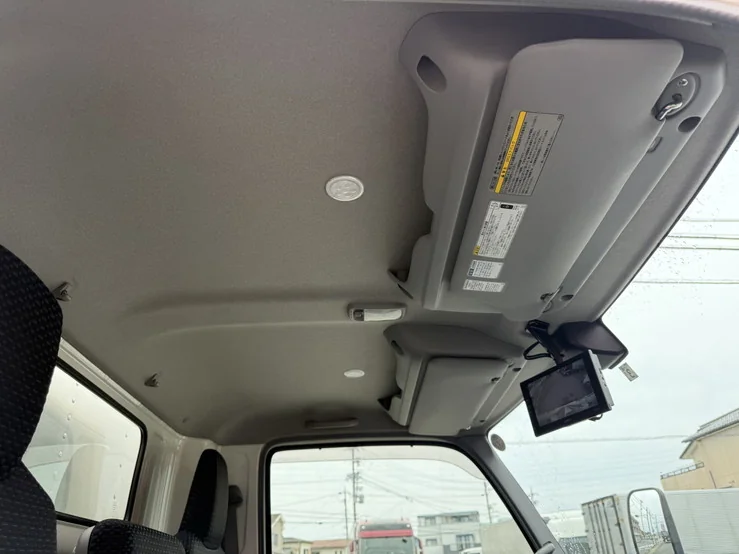 車両画像 21: 令和3年(2021)：日野：デュトロ：アルミバン