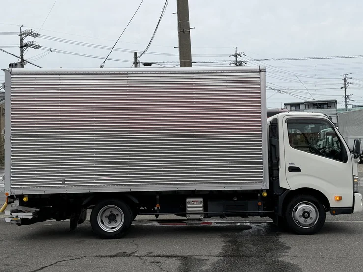 車両画像 8: 令和3年(2021)：日野：デュトロ：アルミバン