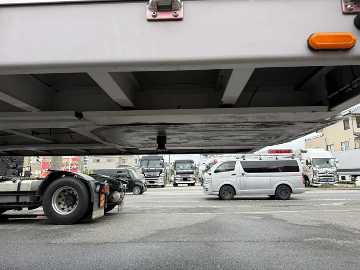 車両画像 28: 令和8年(2026)：トレクス：トレーラーウィング段付き：セミトレーラー