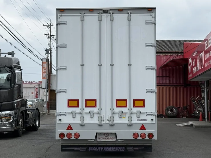 車両画像 5: 令和8年(2026)：トレクス：トレーラーウィング段付き：セミトレーラー