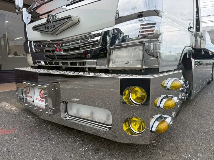車両画像 10: 平成23年(2011)：三菱ふそう：ブルーテックキャンター：積載車
