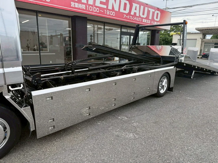 車両画像 11: 平成23年(2011)：三菱ふそう：ブルーテックキャンター：積載車