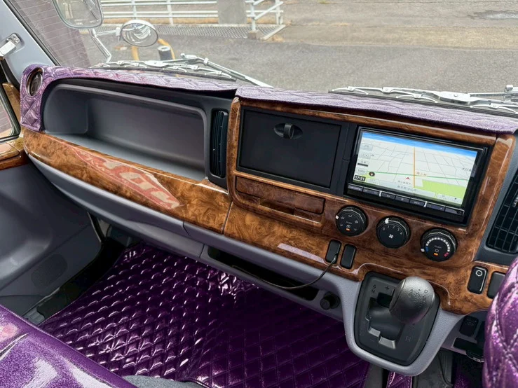 車両画像 23: 平成23年(2011)：三菱ふそう：ブルーテックキャンター：積載車