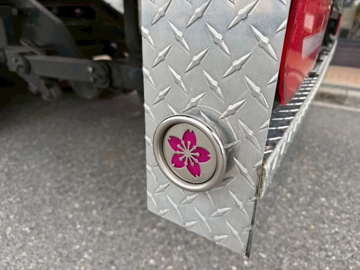 車両画像 30: 平成23年(2011)：三菱ふそう：ブルーテックキャンター：積載車