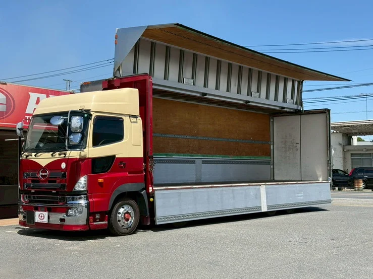 車両画像 9: 平成28年(2016)：日野：プロフィア：アルミウィング