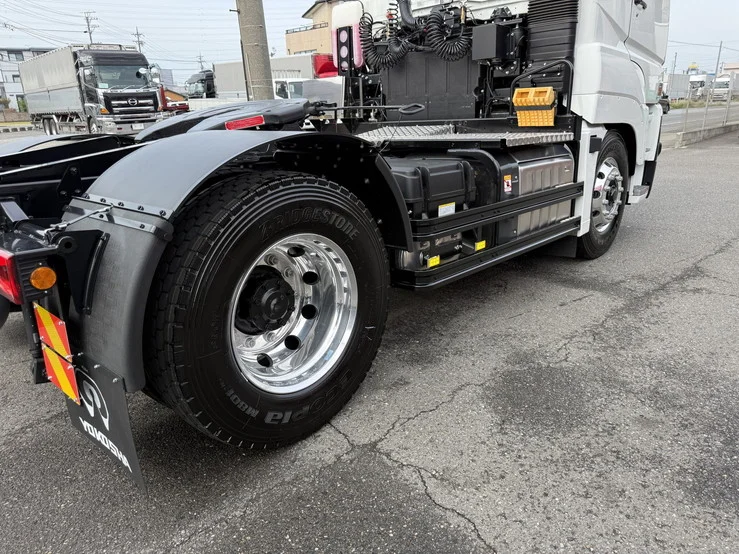 車両画像 13: 令和8年(2026)：三菱ふそう：24スーパーグレート：トレーラーヘッド